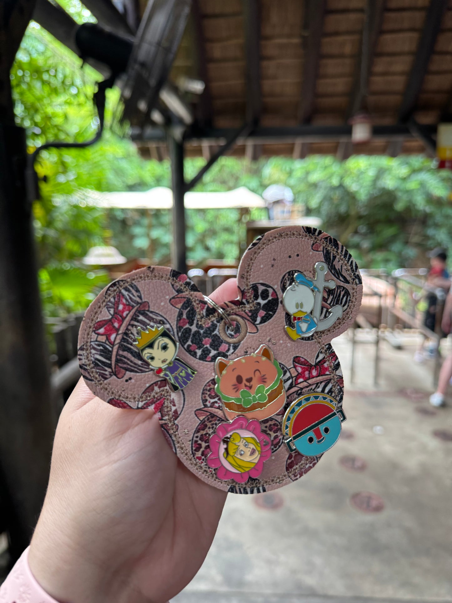Safari Hats Trading Keychain | 5 Hole Enamel Pin Holder | Pin Display Keychain