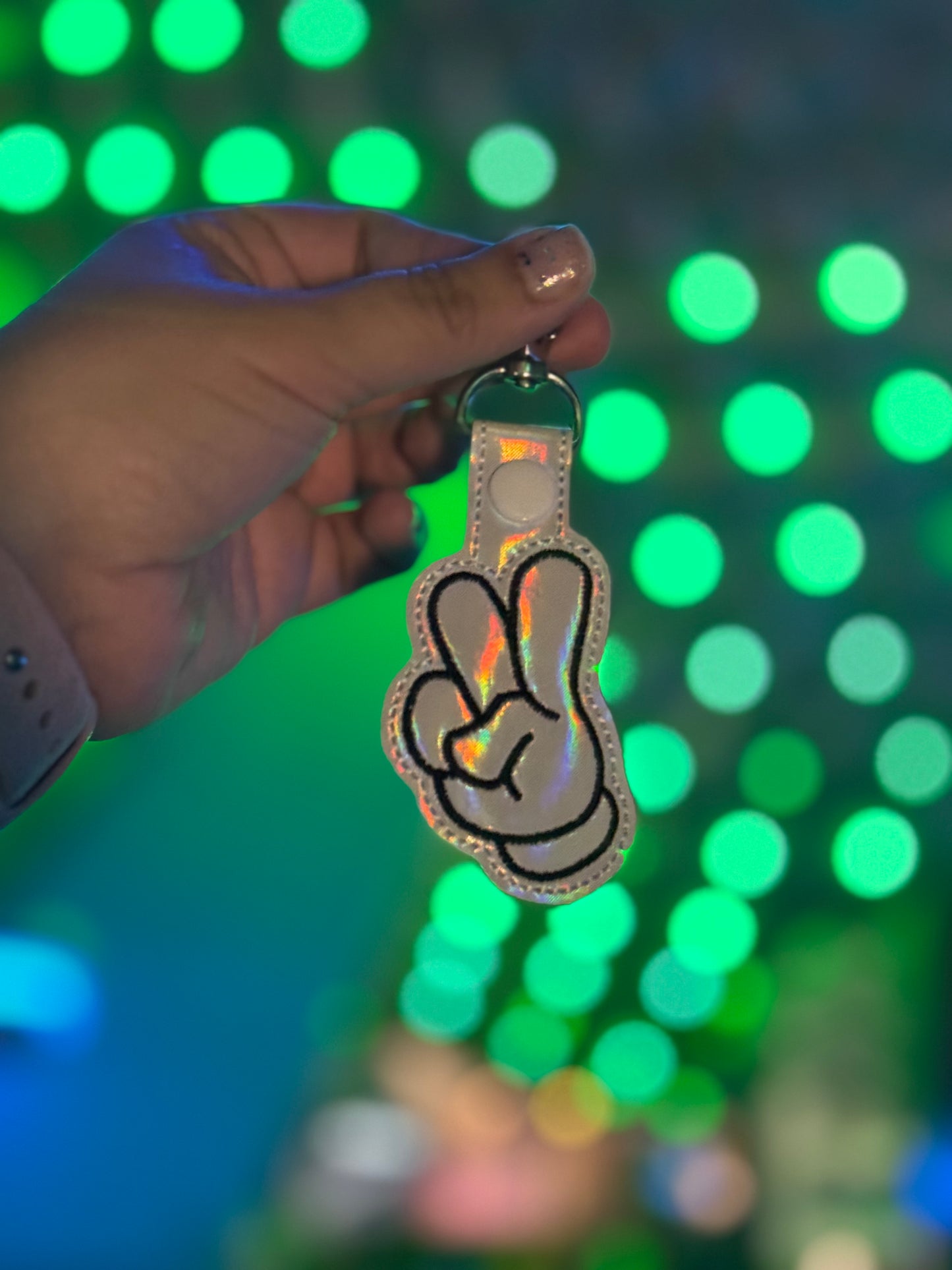 Mouse Glove Peace Sign Keychain – Holographic Snap Tab for Backpacks Bag Charm