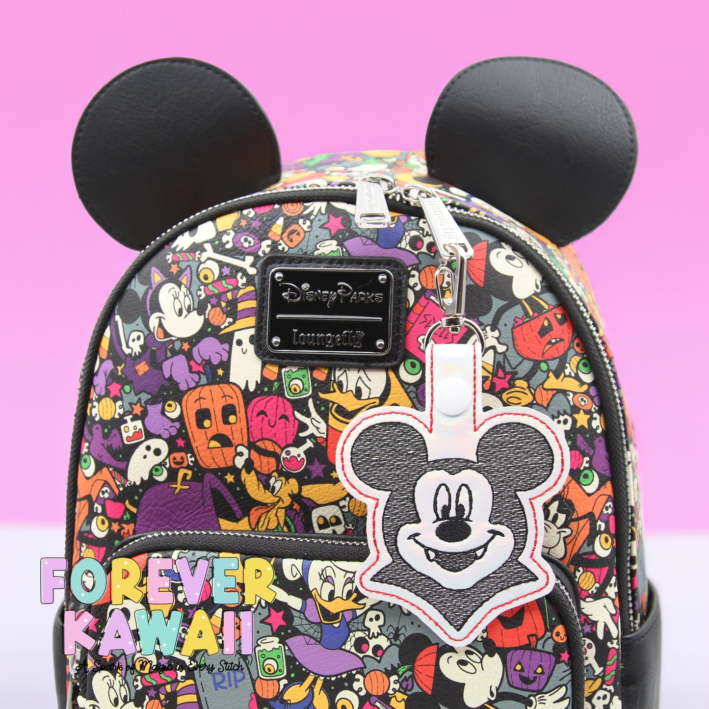 Vampire Mouse Bag Charm – Spooky Smiling Face Halloween Keychain in White Holographic Vinyl