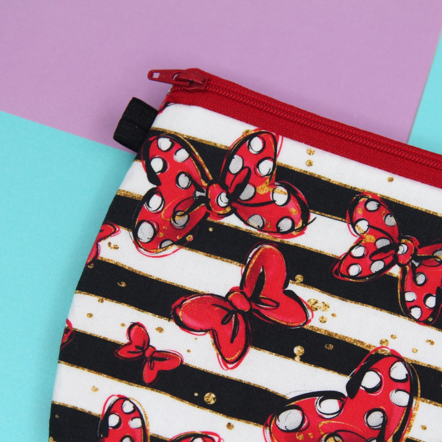 Classic Bows Zipper Bag - The Scoop