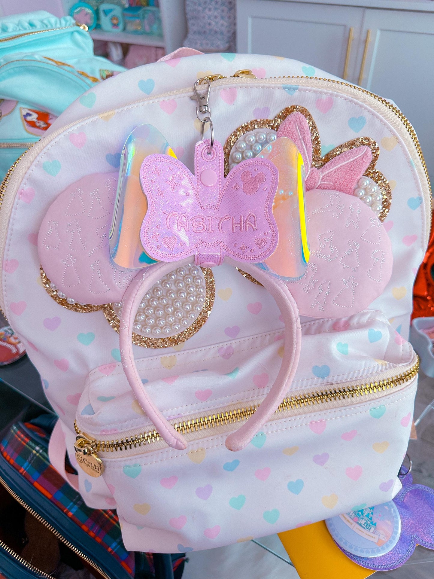 Personalized Mouse Ear Holder – Pink Bow with Pink Stitching – Mickey Ears Hanger for Park Bags – Disney Travel Gift – Ear Headband Clip