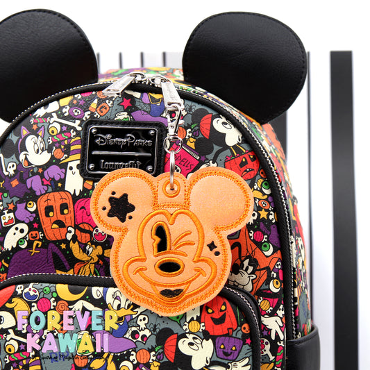 Winking Star Mouse Bag Charm – Halloween Vinyl Keychain in Black and Orange