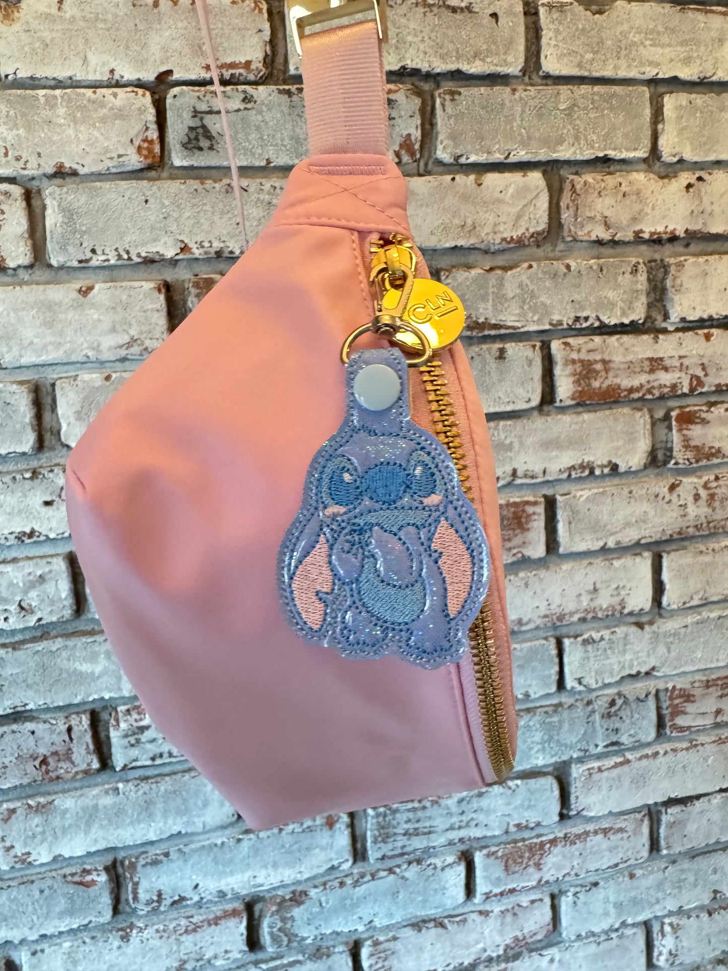 Embarrassed Blue Alien Snap Tab Keychain – Pastel Bag Charm with Bow – Kawaii Blue Alien Keychain Zipper Pull – Handmade Vinyl Accessory