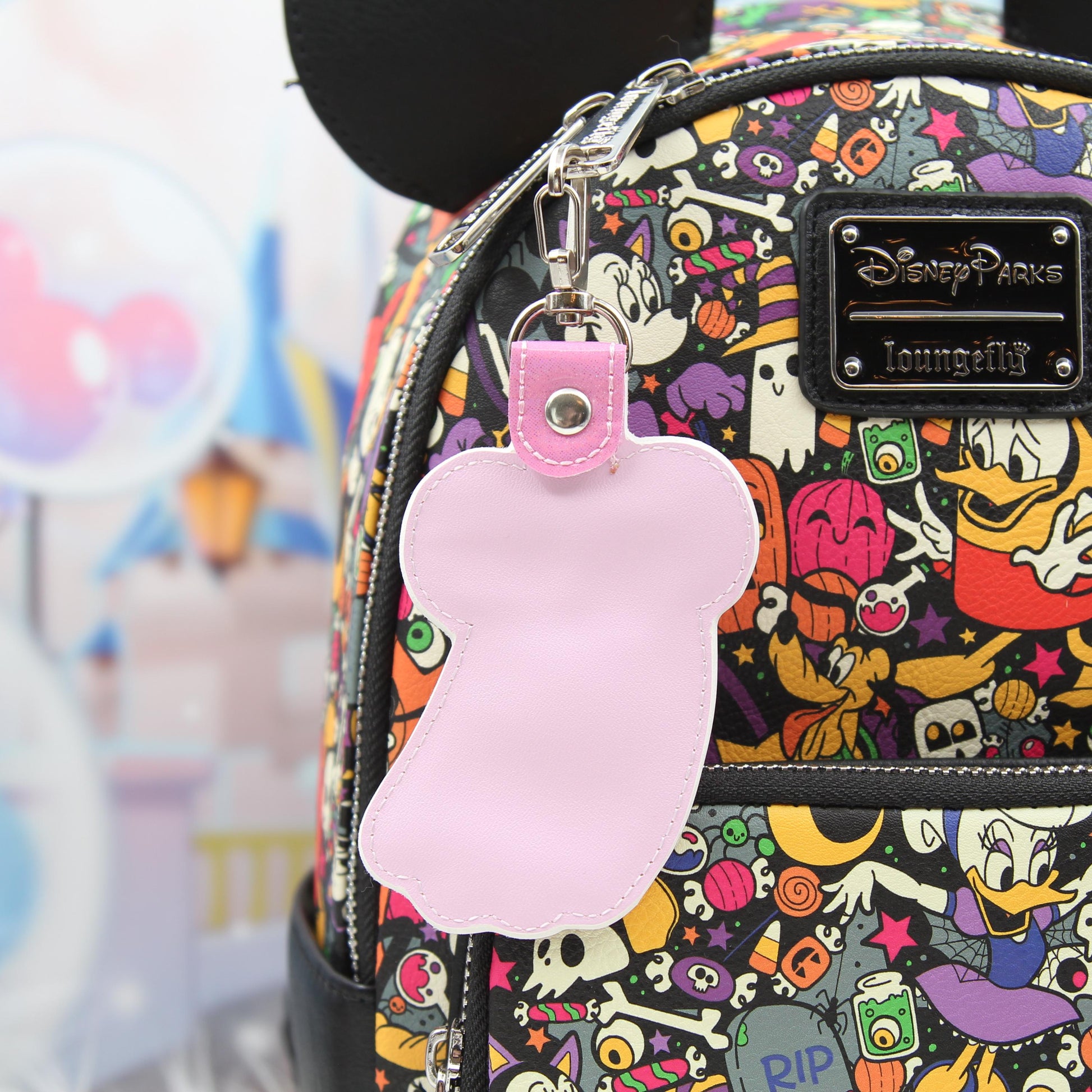 Pink & White Ghost Mouse Keychain with Pumpkin – Sparkly Vinyl Bag Charm